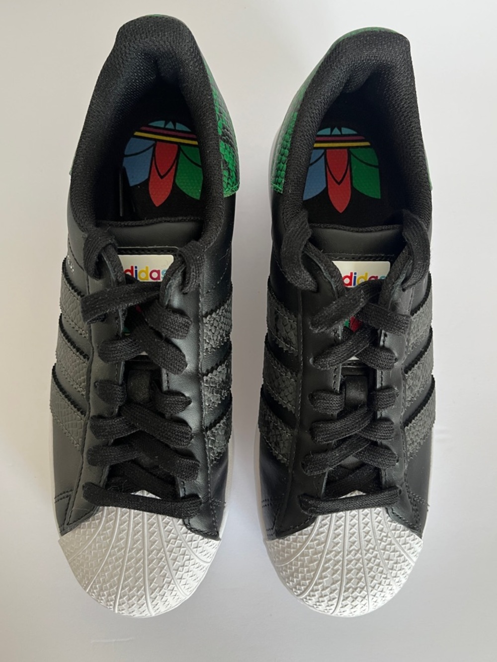 adidas Originals Superstar Bold Platform Shoes in “Green Black” Size 6.5 Women’s - Picture 3 of 9